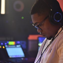 TheseVibez - MixedbyMo mixing engineer at Thesevibez