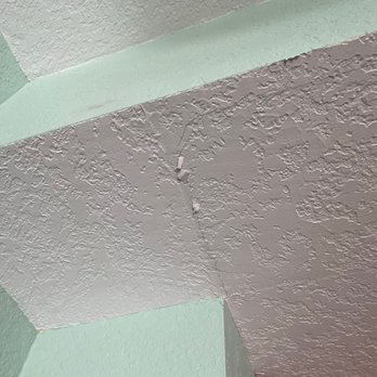 Sunset Vistas Beachfront Suites - Crack in ceiling - Hotels Near Me - Treasure Island, Florida