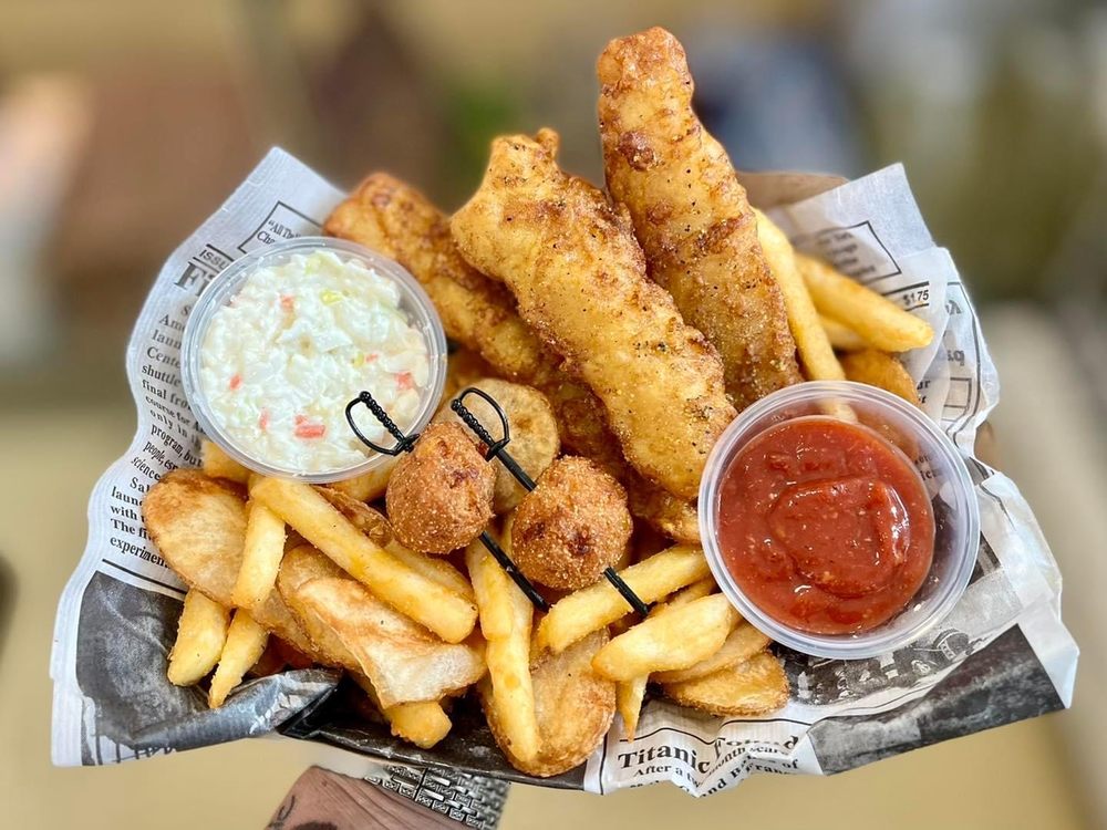 BLACKBEARD’S FISH N CHIPS 30 Photos & 17 Reviews 295 W Kelli St