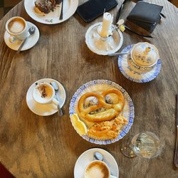 Hannes Cafe