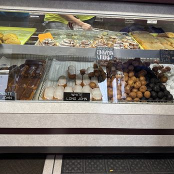 Country Donuts - Donuts Near Me - Crystal Lake, Illinois