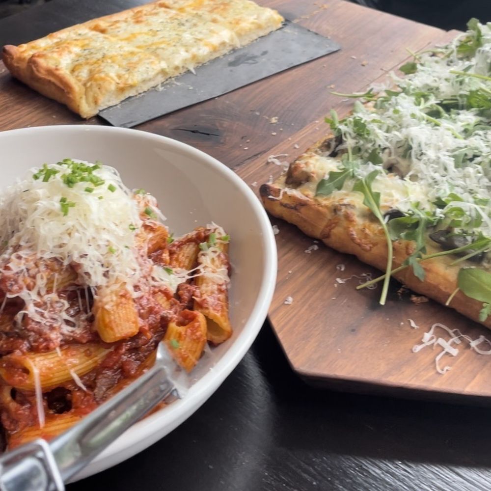 Ragu(left) Garlic Bread(top) Funghi pizza(right)