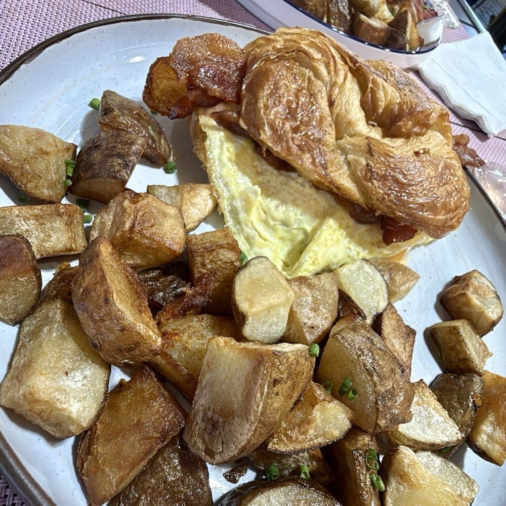 240 Rose Cafe - Bacon, egg, cheese croissant - Breakfast & Brunch Near Me - Winter Park, Florida