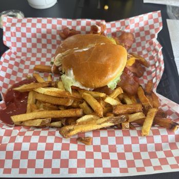 Carnival Cafe - Burgers Near Me - Rogersville, Tennessee