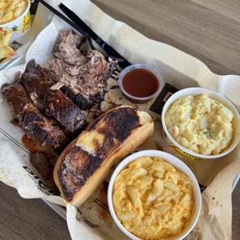 Dickey's Barbecue Pit - macaroni, meat, bread, potato salad - American Near Me - Duarte, California Dickey's Barbecue Pit - macaroni, meat, bread, potato salad - American Near Me - Duarte, California