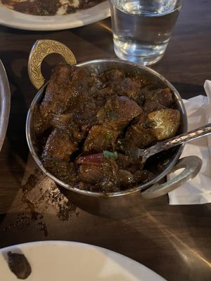 Everest Indian Himalayan Restaurant and Bar by null