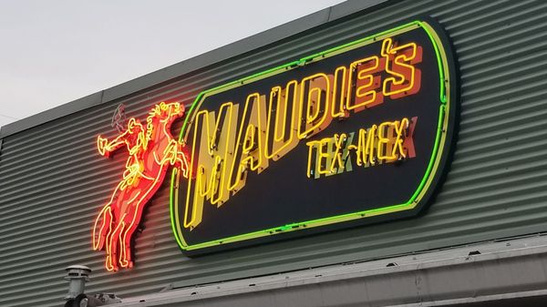 Maudie's Cafe by null