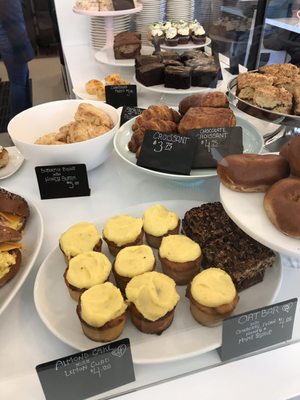Monday Bakery by null