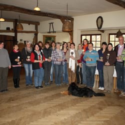 Hundumzufrieden - Die Teilnehmer der Begleithundeprüfung im Frühjahr 2011