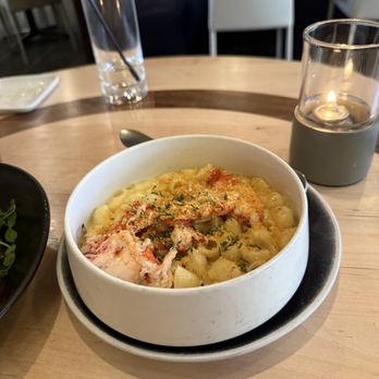 Earl’s Landing - Lobster mac n cheese - Wine Bars Near Me - High Point, North Carolina