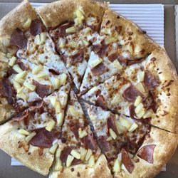 Pizza Hut - Lg Ham & Pineapple on Stuffed Crust