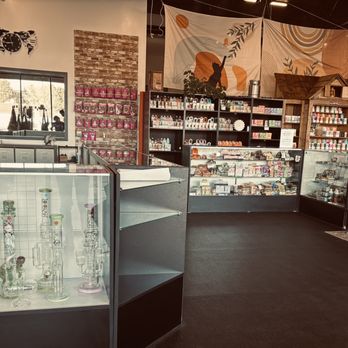 FULL HOUSE SMOKE & VAPE - Updated May 2026 - 12 Photos - 1651 E Deuce Of  Clubs, Show Low, Arizona - Vape Shops - Phone Number