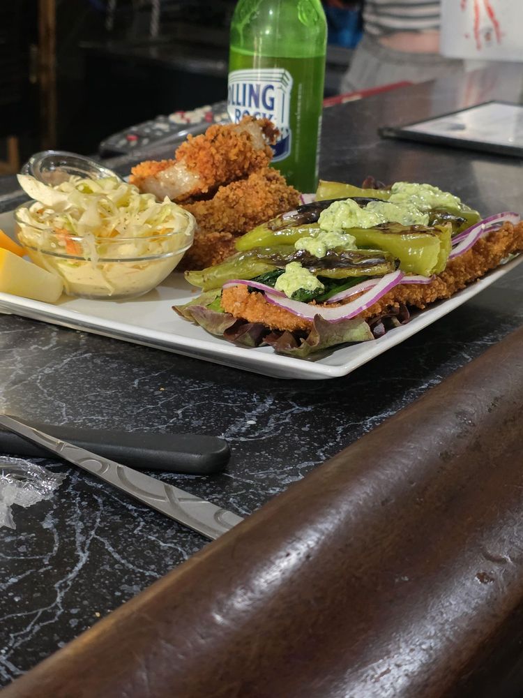 Corner Pocket Grill Logo