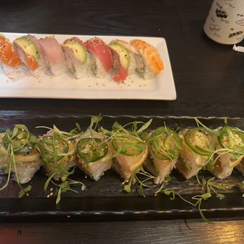 Sushi Corner - Rainbow roll on top, lemon roll on bottom - Sushi Bars Near Me - Glendale, California Sushi Corner - Rainbow roll on top, lemon roll on bottom - Sushi Bars Near Me - Glendale, California