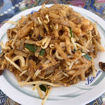 Curry Leaves Bistro - Chow kuay tiao - Malaysian Near Me - Pleasanton, California