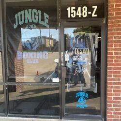 Jungle Boxing Club - This is when I took the picture of the door right before he comes out with a gun!!!