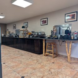 Inn at the Canyons - Breakfast area.