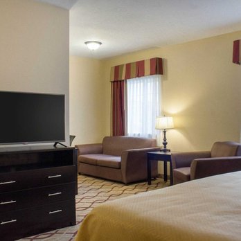 Econo Lodge - Hotels Near Me - Yankton, South Dakota