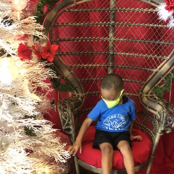 Deck. - Christmas chair - Hawaiian Near Me - Honolulu, Hawaii
