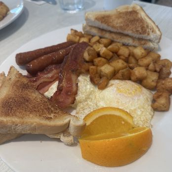 Restaurant Dinty's - Classic - Canadian (New) Near Me - Aylmer, Quebec