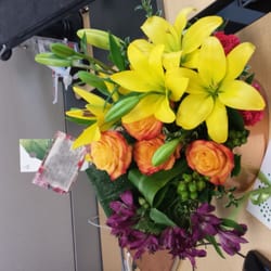 Mountain View Grant Florist - Beautiful arrangement from Carolyn!