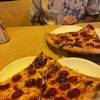Scarr's Pizza - pepperoni slice - Pizza Near Me - New York, New York Scarr's Pizza - pepperoni slice - Pizza Near Me - New York, New York