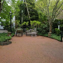 Charlotte Inn