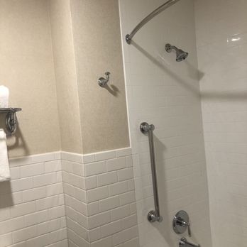 AmishView Inn & Suites - Bathroom - Hotels Near Me - Bird In Hand, Pennsylvania