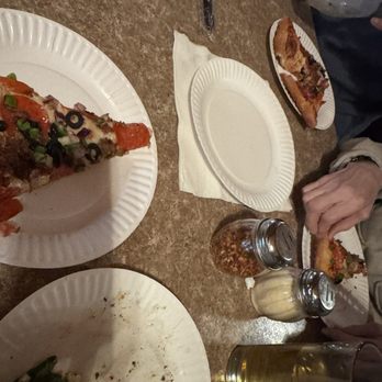 Pizza Barn - Pizza Barn Supreme - Pizza Near Me - Edgewood, New Mexico