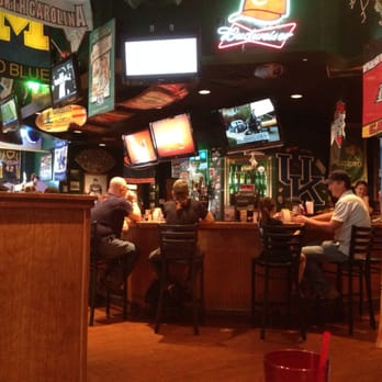 Beef 'O' Brady's - ople sitting at the bar - Pubs Near Me - Frankfort, Kentucky Beef 'O' Brady's - ople sitting at the bar - Pubs Near Me - Frankfort, Kentucky