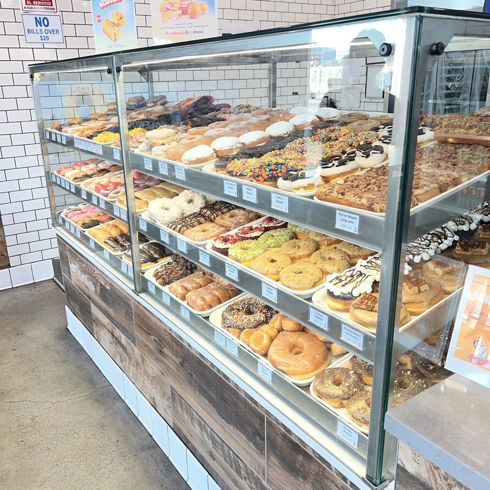 Randy’s Donuts - Donuts Near Me - Los Angeles, California