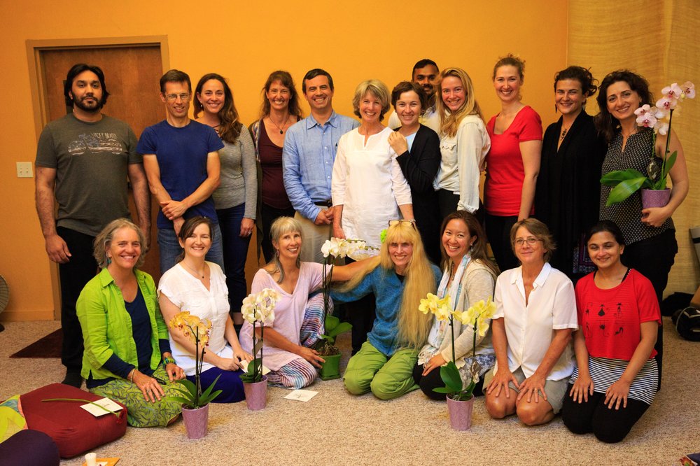 Yoga Well Institute Logo