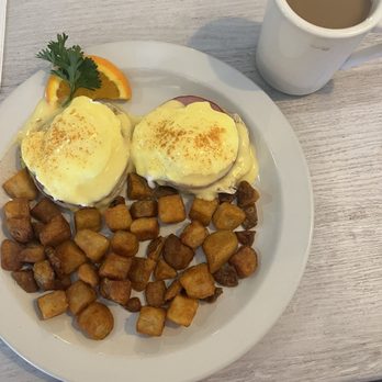 Wooden Spoon Eatery - Traditional Eggs Benedict Platter - Wine Bars Near Me - Surfside Beach, South Carolina Wooden Spoon Eatery - Traditional Eggs Benedict Platter - Wine Bars Near Me - Surfside Beach, South Carolina