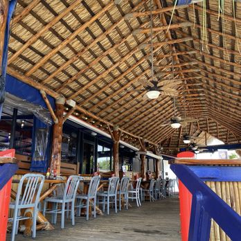 Capt Benny's - Outdoor seating area - Cajun/Creole Near Me - Stafford, Texas