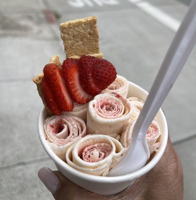 Let's Roll Ice Creamery by null