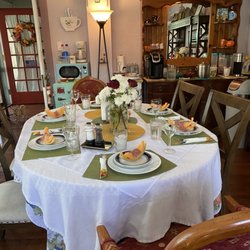 Ms. Maggies South Country Inn - Dining room