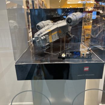 The Lego Store - Toy Stores Near Me - Bridgewater, New Jersey