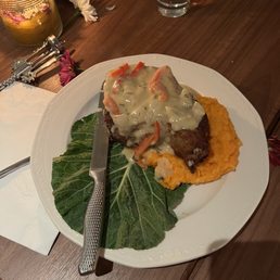 Smothered pork chop with mashed sweet potatoes Smothered pork chop with mashed sweet potatoes