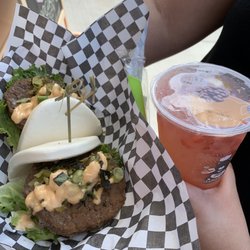 Jababae Food Truck - Lo bao and strawberry lemonade