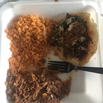 Louis Burgers - This is my 2 taco plate de Asada they give good portions!The most I've ever had in a taco lol but very yummy! - Burgers Near Me - Compton, California