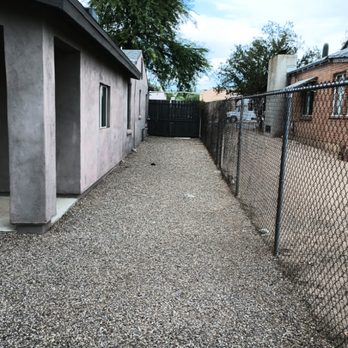 Leah's Landscaping - a gravel path between two buildings - Landscaping Near Me - Tucson, Arizona Leah's Landscaping - a gravel path between two buildings - Landscaping Near Me - Tucson, Arizona