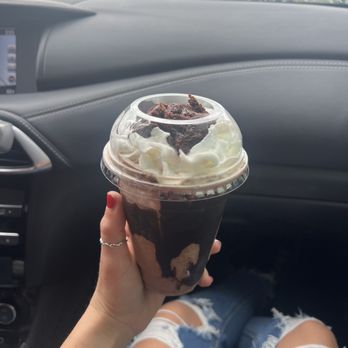 Espresso Alley - Brownie Batter Frappe - Coffee & Tea Near Me - McHenry, Maryland