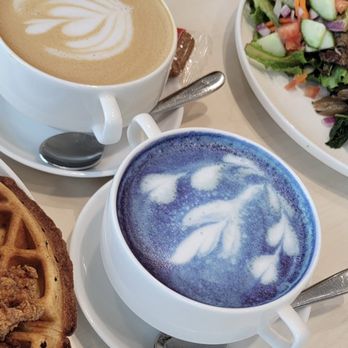 Crack'd Brunch - Biscoff latte & butterfly latte - Breakfast & Brunch Near Me - Toronto, Ontario