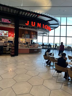 LaGuardia Airport/Terminal B by null