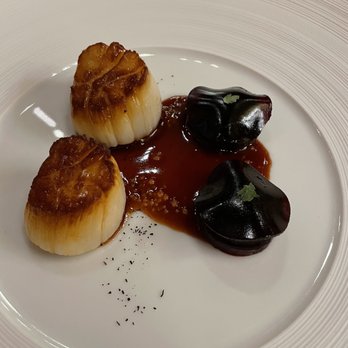 Maison Rostang - Scallops and beet - French Near Me - Paris, 75