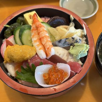 Kanpachi Sushi & Sake - Lunch Chirashi #3 - Sushi Bars Near Me - Gardena, California Kanpachi Sushi & Sake - Lunch Chirashi #3 - Sushi Bars Near Me - Gardena, California