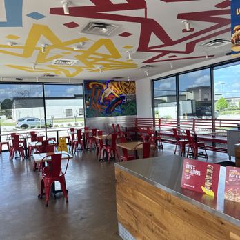Dave's Hot Chicken - Dining area - Chicken Shop Near Me - Spring, Texas Dave's Hot Chicken - Dining area - Chicken Shop Near Me - Spring, Texas