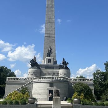 Lincoln Tomb - Landmarks & Historical Buildings Near Me - Springfield, Illinois Lincoln Tomb - Landmarks & Historical Buildings Near Me - Springfield, Illinois