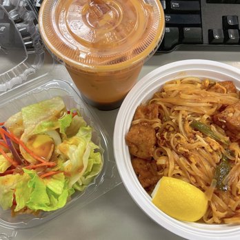 One Two Thai - Tofu pad Thai, salad and Thai iced tea - Thai Near Me - New York, New York