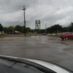 7-Eleven - Sign (not a gas pump location).